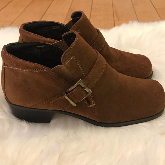 Markon Shoes - Markon ankle boots with buckle size 7. EUC
